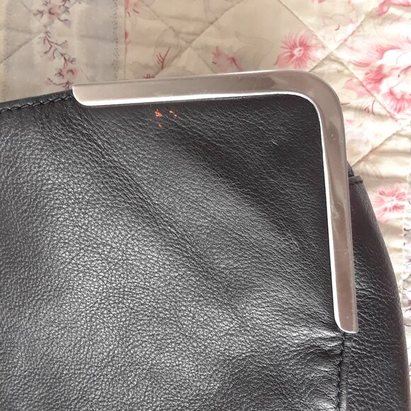 Kenneth Cole Leather Messenger Shoulder Bag - Picture 13 of 16